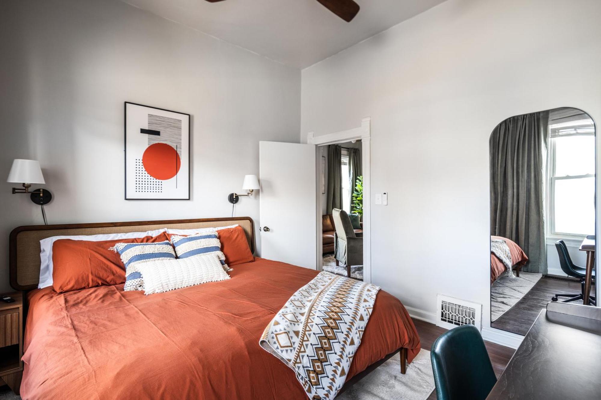 דירות קליבלנד Mid-Century Modern Retreat In Little Italy מראה חיצוני תמונה